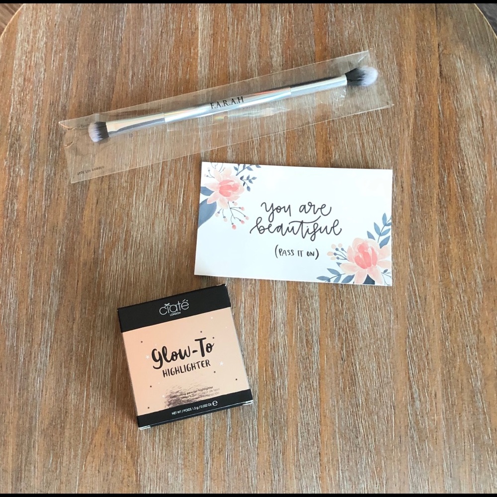 🌿HP🌿f.a.r.a.h Brush&Ciate Glow to Highlighter